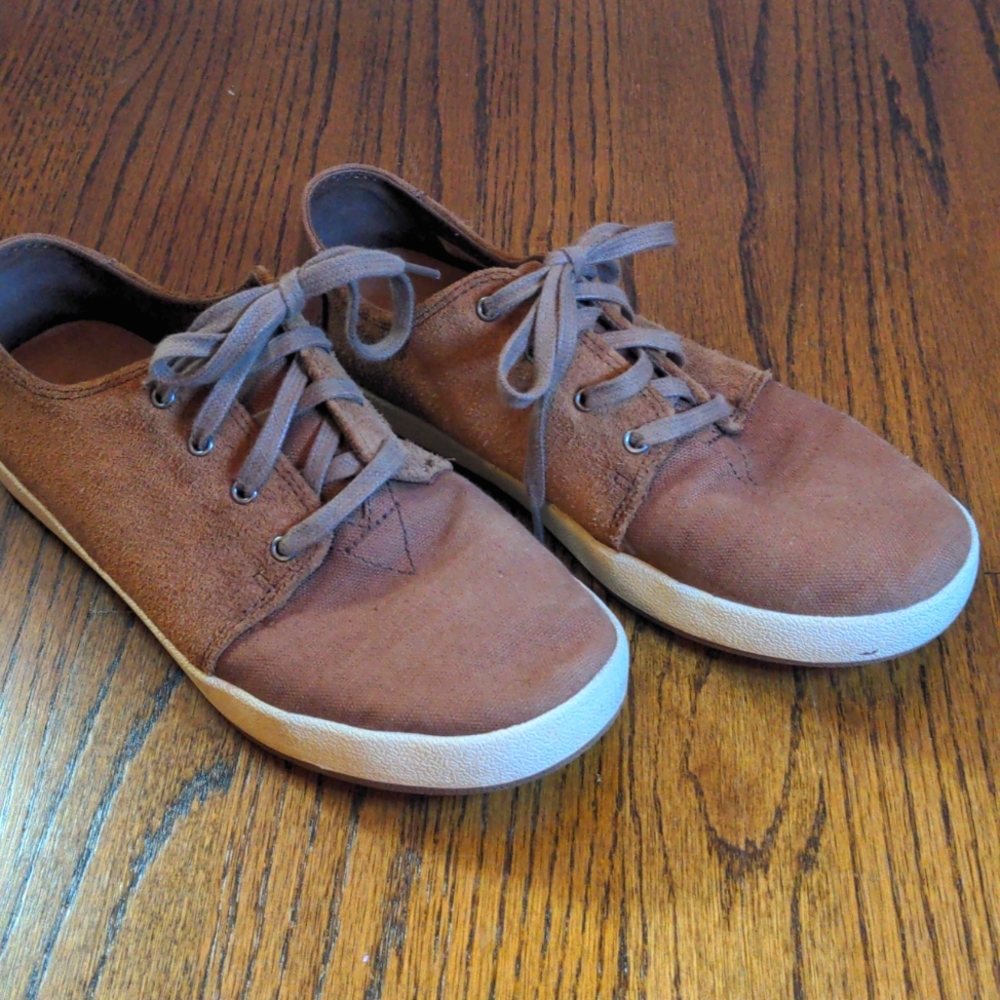 Toms shoes, size 7, brown